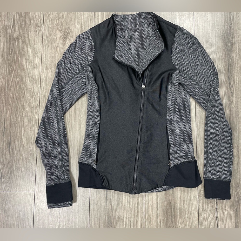 Lululemon Emerge Renewed Jacket Giant Herringbone Heathered Black Sz 10
